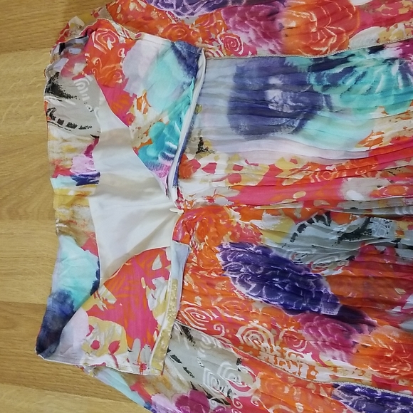 Tribal womans crinkled pleated sheer lined  floral print midi skirt size 6 EUC - Picture 3 of 8